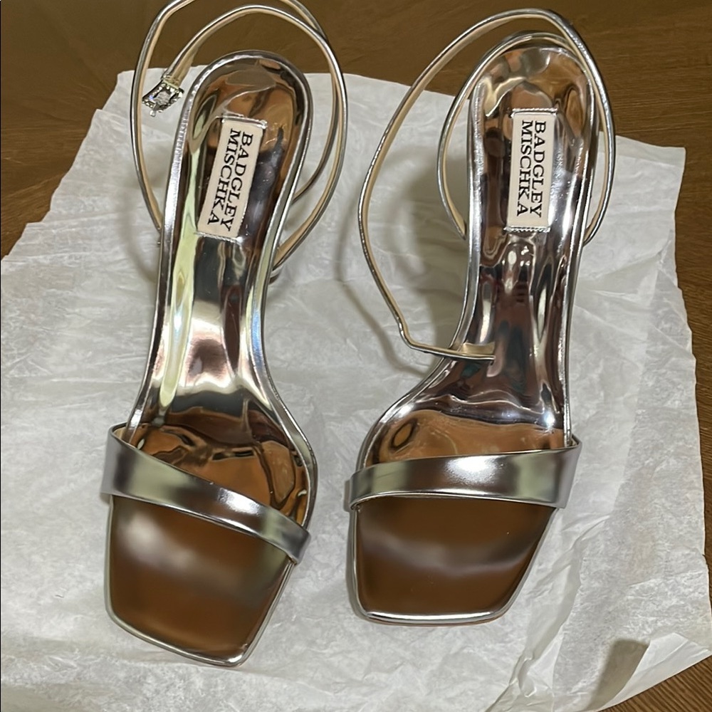 Badgley Mischka Silver Sculptural Heels - Picture 3 of 11